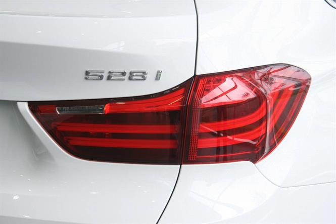 Ảnh BMW 5 Series 528i GT 2014